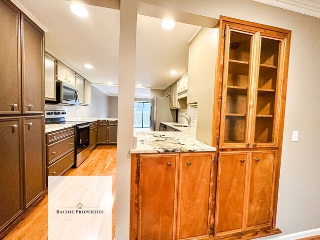 Photo - Townhouse available on Lake Hartwell—comes with a water view!