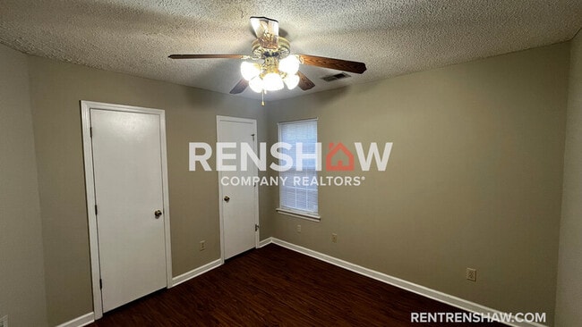 Photo - 2230 Curbertson St