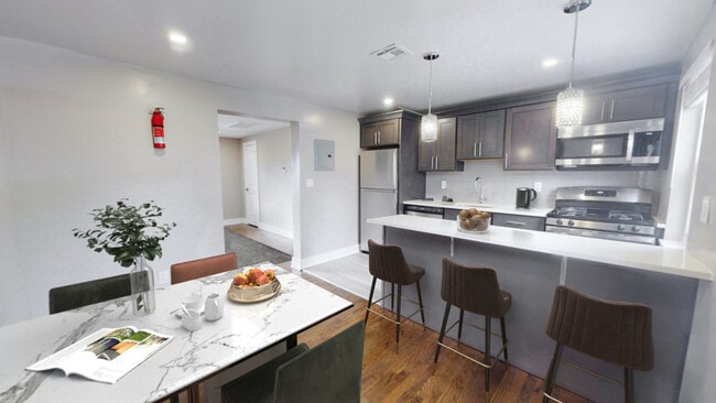 Photo - Essex Gardens