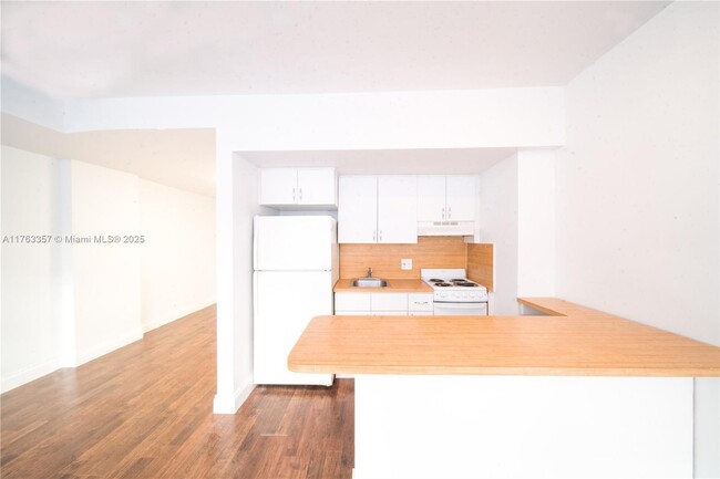 Photo - 1250 West Ave Condo Unit 4P