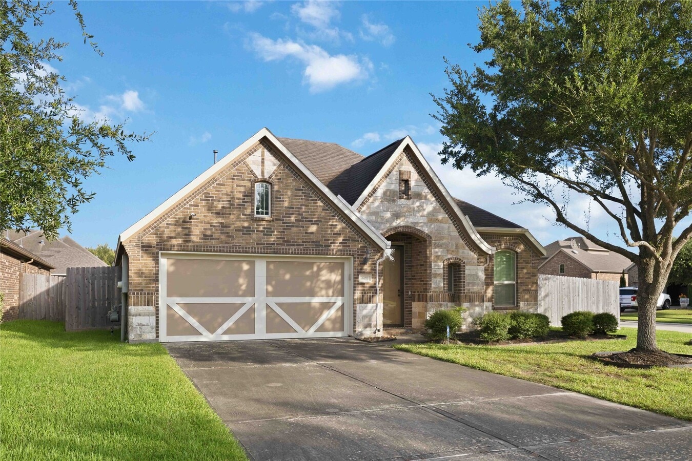 Photo - 601 Dunlavy Ln