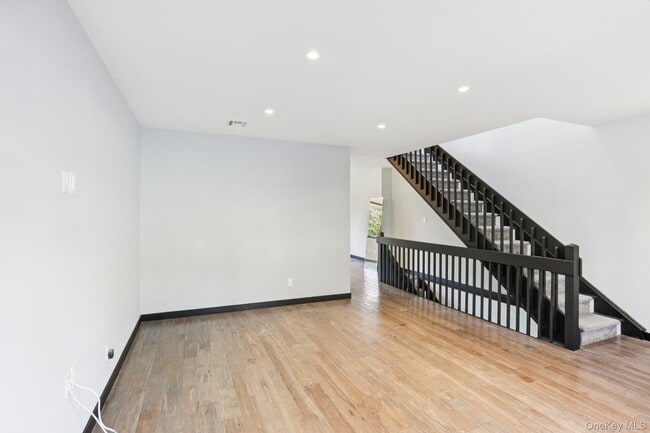 Photo - 6 Pheasant Walk