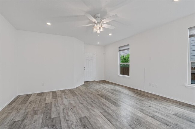 305 Los Cobos Ln