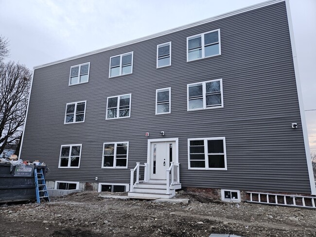 Building Photo - 32 Irving St Unit 2
