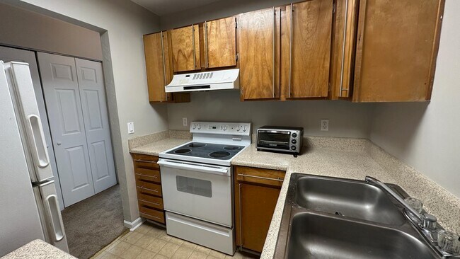 Photo - 1317 Airport Dr