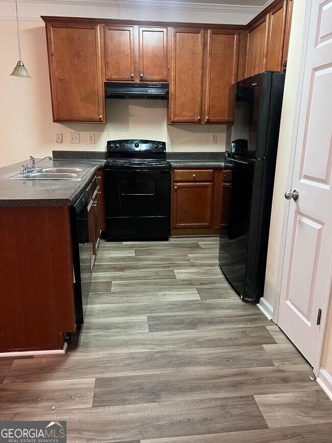 Photo - 5080 Lower Elm St