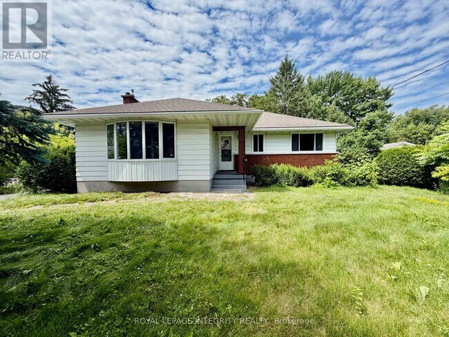 Photo - 1107 Falaise Rd