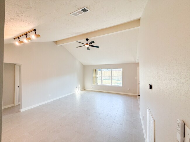 Photo - 5850 Fallengate Dr