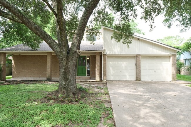 Building Photo - 15654 Boulder Oaks Dr