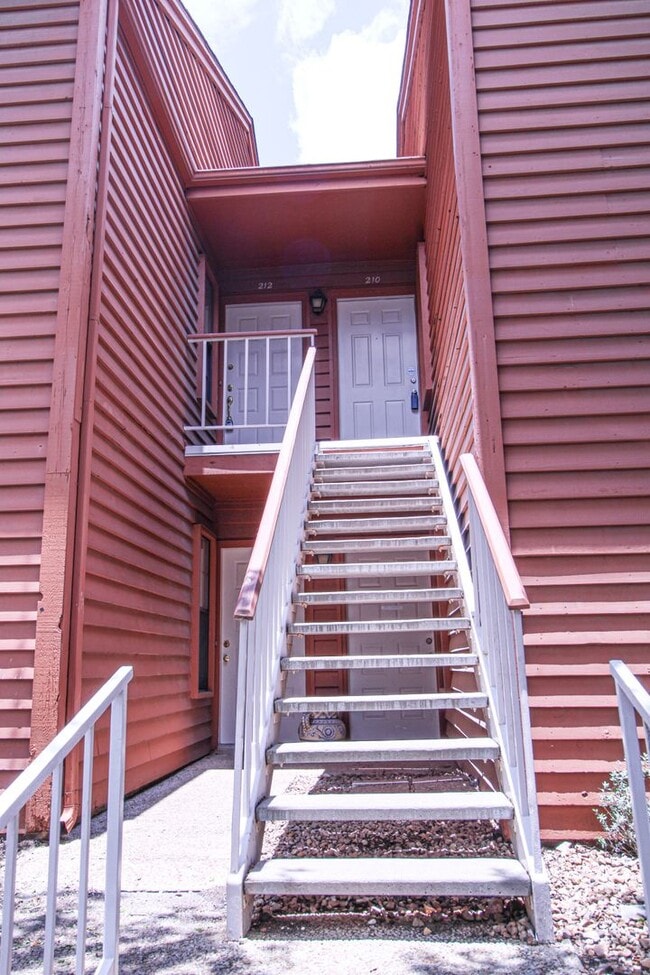 Photo - 13018 Heimer Rd