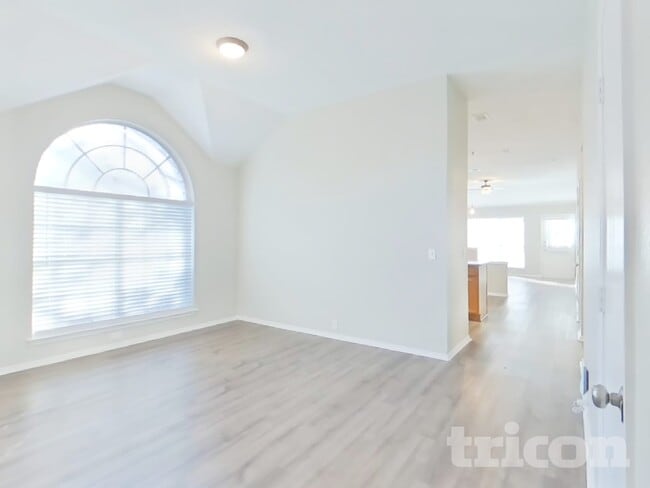 Photo - 4429 Spanish Oak Cir