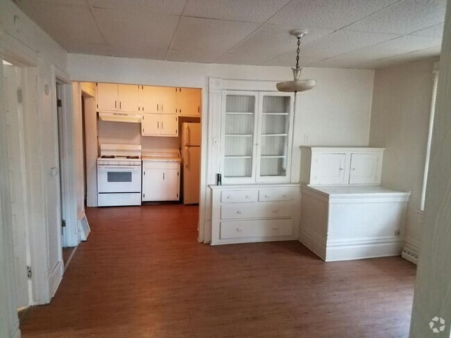 Building Photo - 1355 Smith St Unit Lower Front Rental