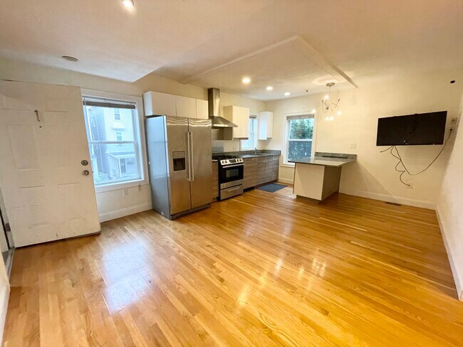 Photo - 128 Hillside St