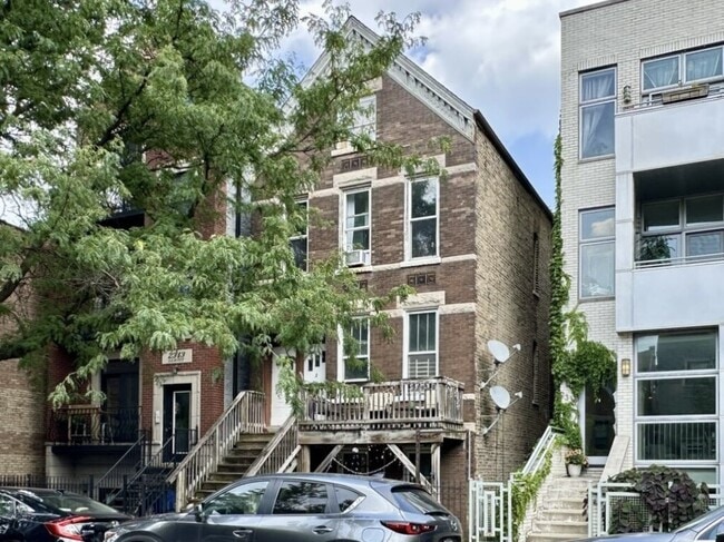 Building Photo - 2341 N Leavitt St Unit HC