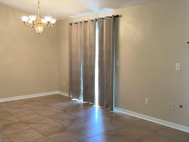 Photo - 903 Piedmont Pl