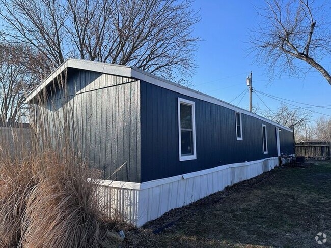 Building Photo - 3 Bed 2 Bath Home in Manhattan, KS