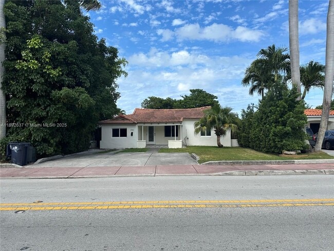 Photo - 2155 Biarritz Dr