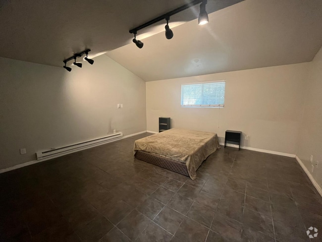 Building Photo - 546 E Delno Dr Rental