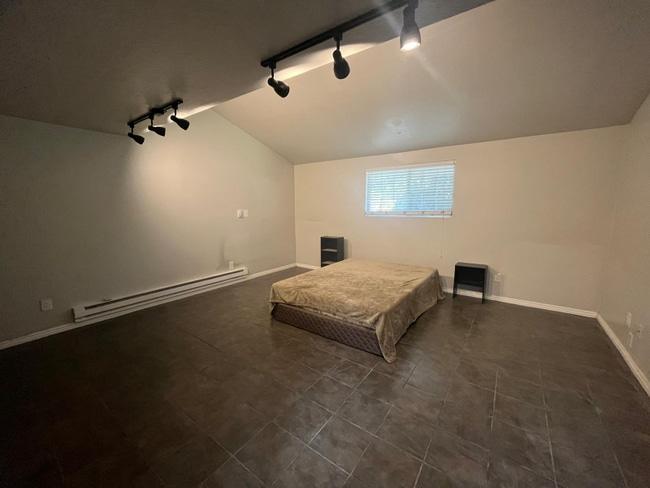 Building Photo - 546 E Delno Dr Rental