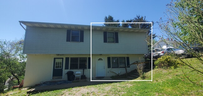 Photo - 806 Price St Townhome