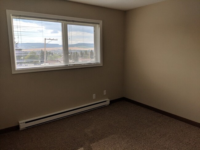 Building Photo - 928-994 94 Ave Unit 304