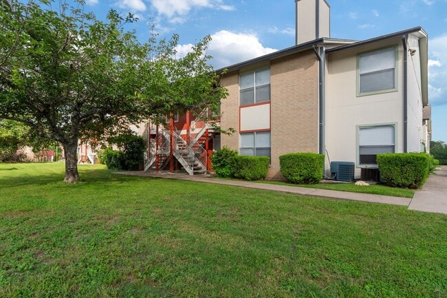 Photo - Langtry Apartments- 2 Bedroom 2 Bathroom Unidad B-1