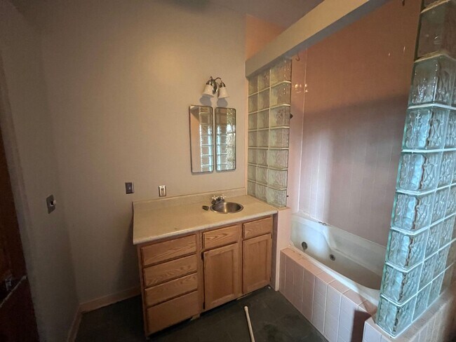 Photo - Bloomfield On The Corner Unit 202 N 9th Street #A