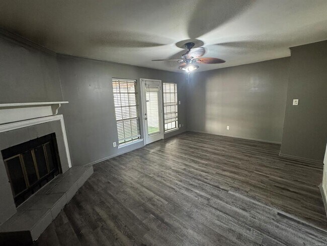 578 Hollow Wood Rd