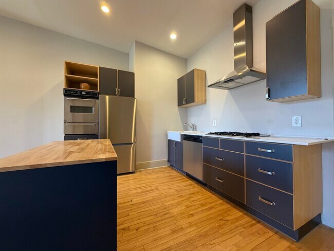 Photo - 225 Pine St Unidad 3