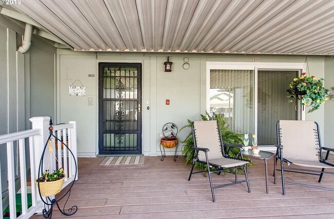 Photo - Top-Floor Gem – 2 Bed, 2 Full Bath, W/D, AC
