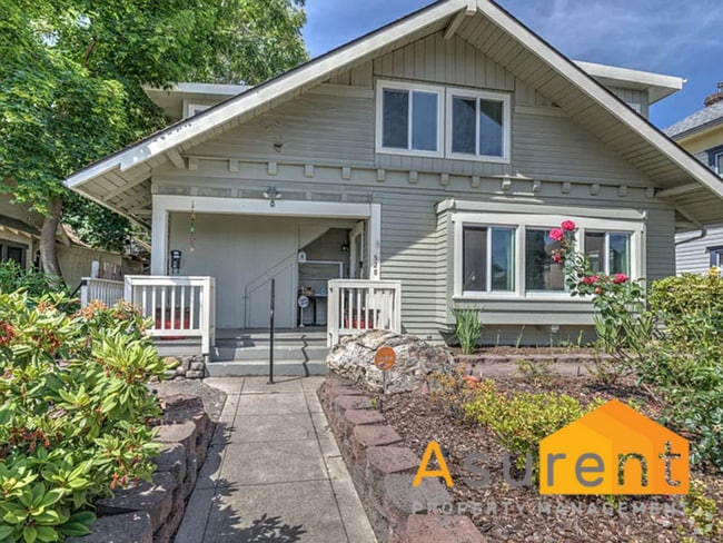Building Photo - Charming 2 bedroom, 1 bathroom apartment l...