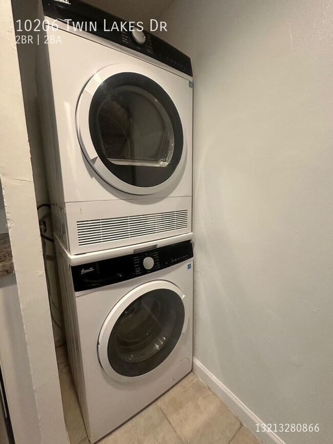 Photo - 10206 Twin Lakes Dr