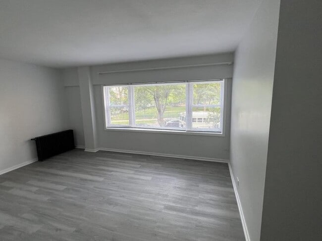 Building Photo - 1 bedroom in Chicago IL 60626 Unit 206 Rental