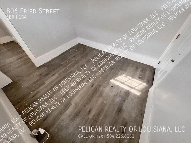 Photo - 806 Fried St