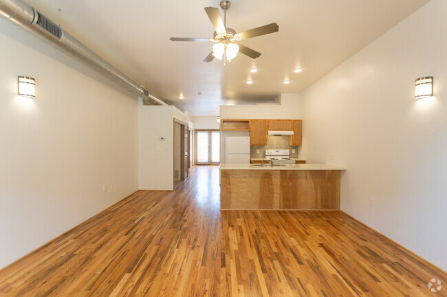 Building Photo - Pearl Rental