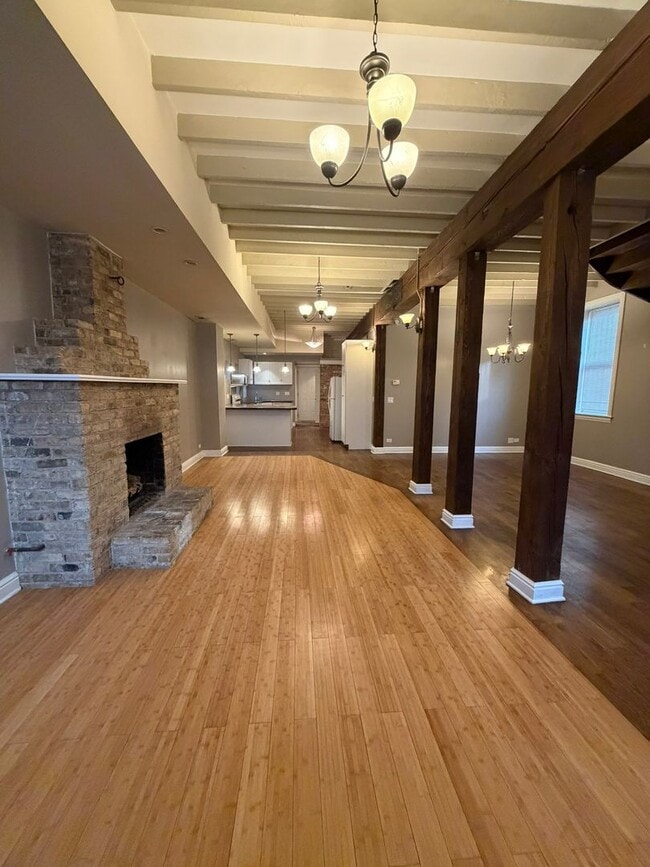 Photo - 1357 N Wolcott Ave Unidad 1