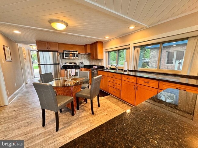 360 North Dr