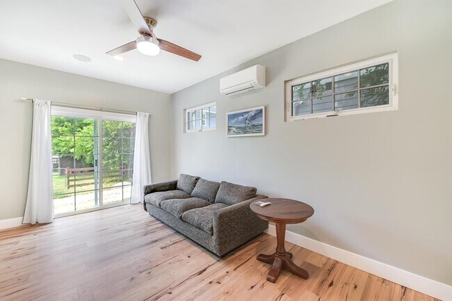 Photo - 112 E 54th St
