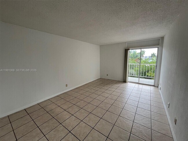 Photo - 4550 NW 9th St Unidad 414E