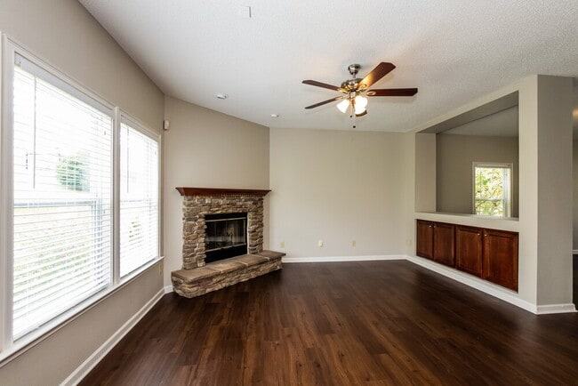 Photo - 719 Capstone Ave