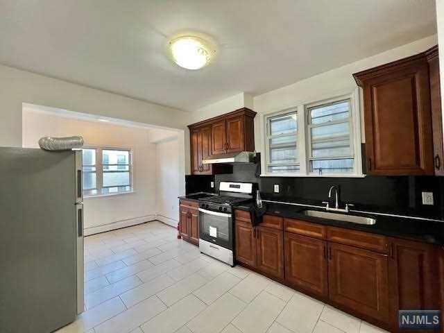Photo - 123 Oak St Unit APT2