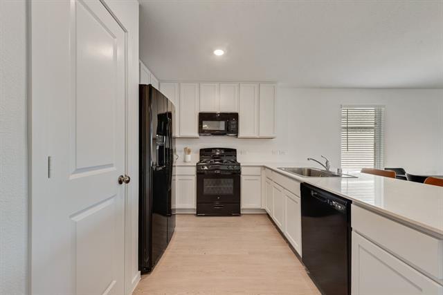 Photo - 14112 Hammersmith St