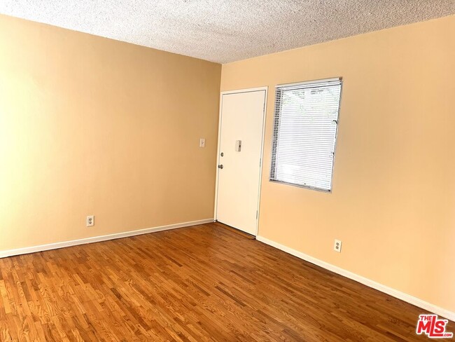 Photo - 5411 S Centinela Ave Unit 1
