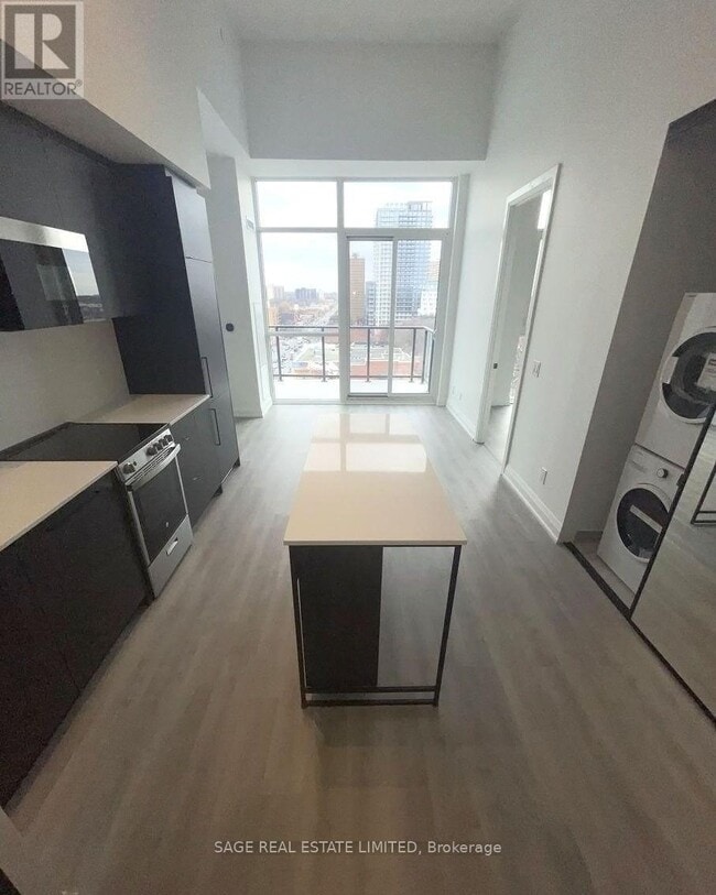 Photo - 2369 Danforth Ave Unité 1006