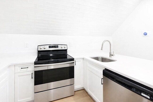 Photo - 46 Ridgemont St Unit 3