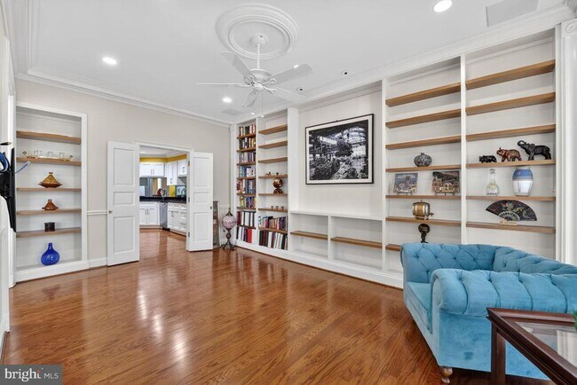 Photo - 1300 Army Navy Dr Unit PH3