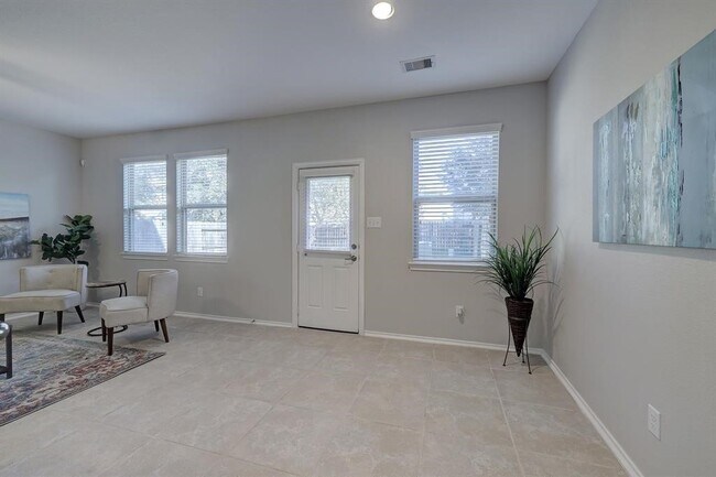 24511 Folkstone Cir