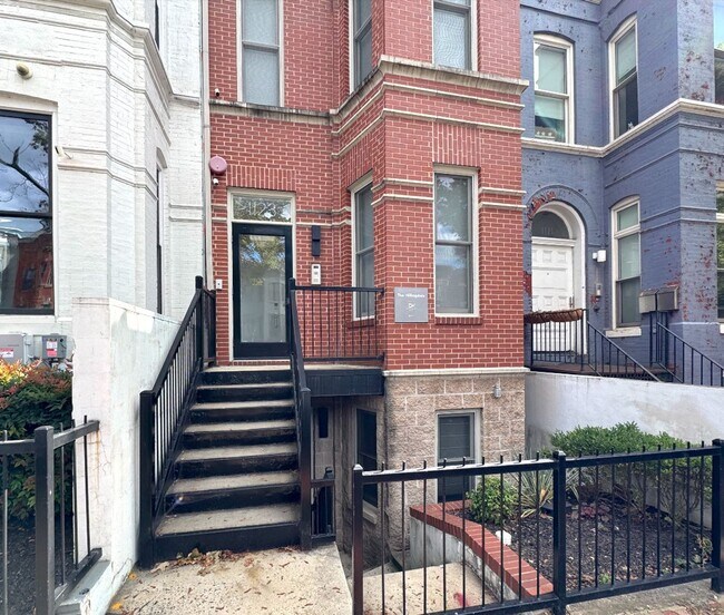 Photo - Lovely 1 BR + 1 Den/2 BA Condo in Mt Verno...
