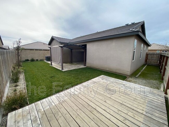 Photo - 3212 N Noyes Ct