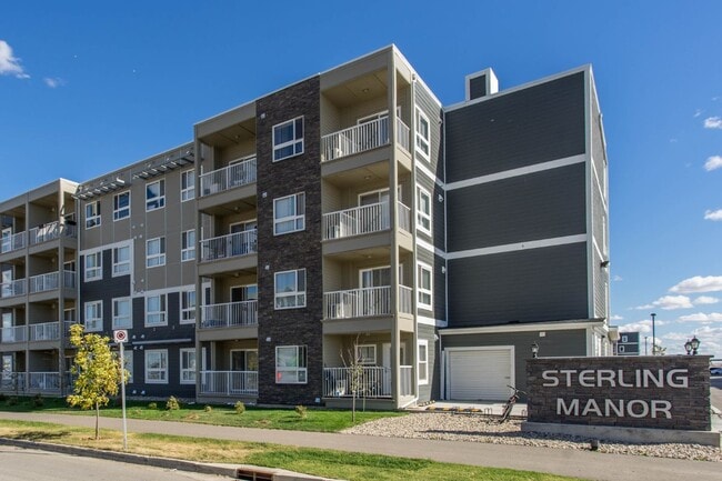 Building Photo - Sterling Manor